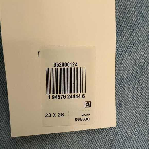 NWT Women’s Levi’s 501 - Picture 5 of 6